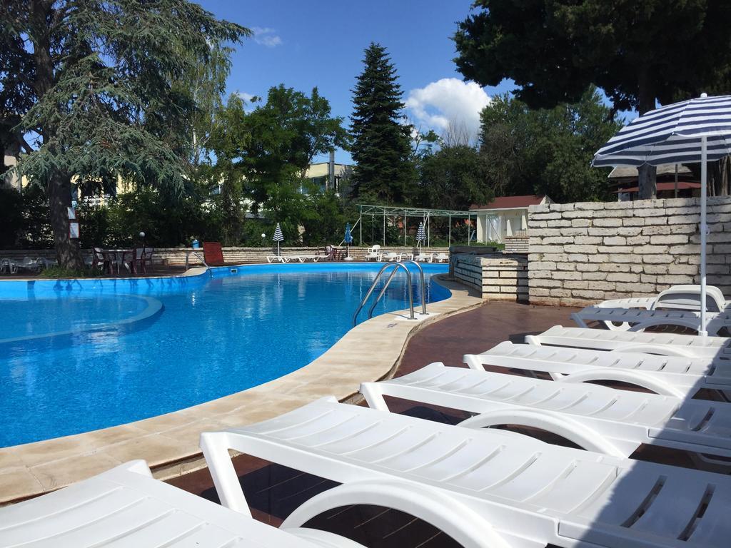 Bisser Hotel - Free Parking - Free Pool Access 巴尔奇克 外观 照片