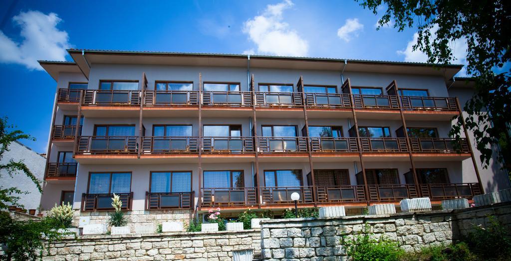 Bisser Hotel - Free Parking - Free Pool Access 巴尔奇克 外观 照片