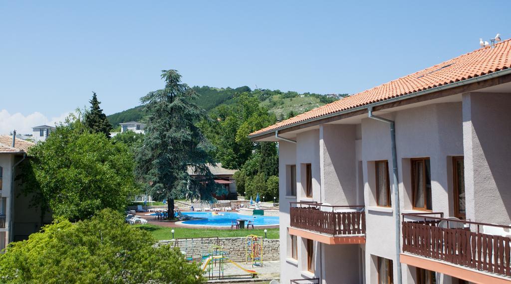 Bisser Hotel - Free Parking - Free Pool Access 巴尔奇克 外观 照片
