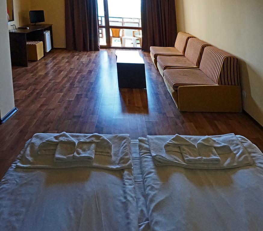 Bisser Hotel - Free Parking - Free Pool Access 巴尔奇克 外观 照片