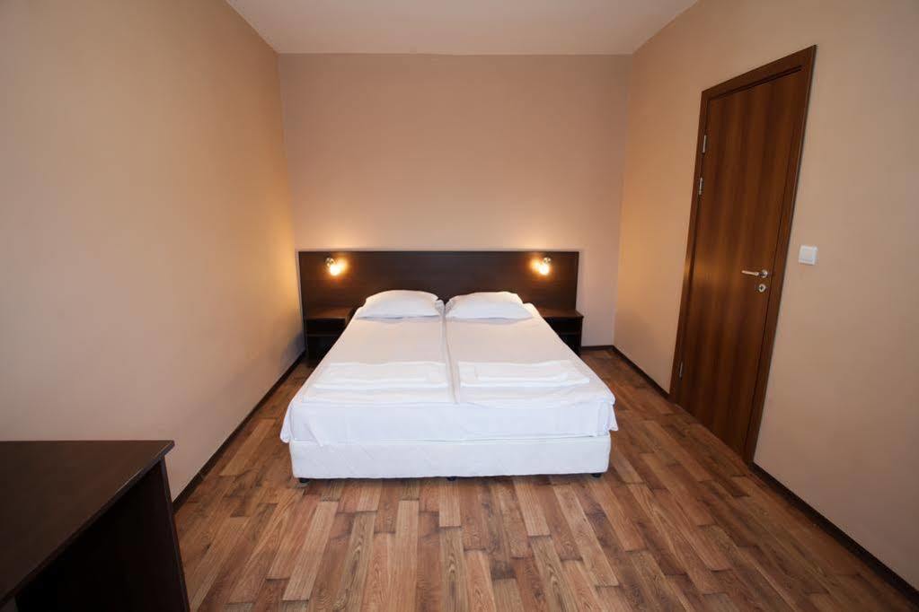 Bisser Hotel - Free Parking - Free Pool Access 巴尔奇克 外观 照片