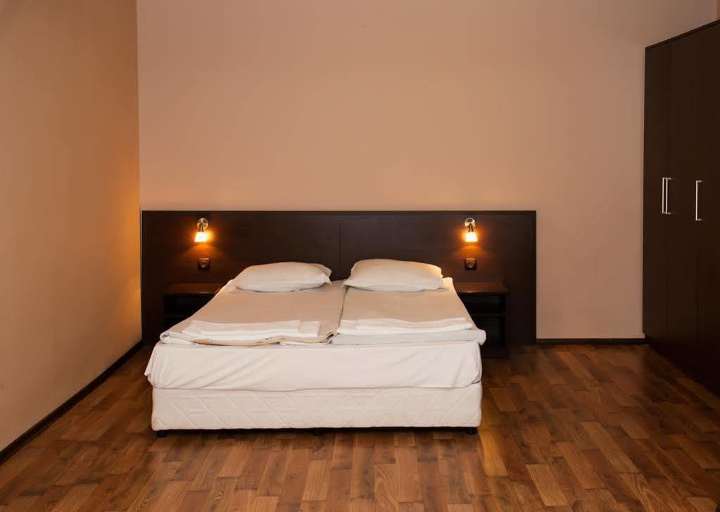 Bisser Hotel - Free Parking - Free Pool Access 巴尔奇克 外观 照片