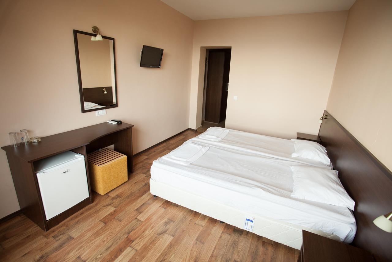 Bisser Hotel - Free Parking - Free Pool Access 巴尔奇克 外观 照片